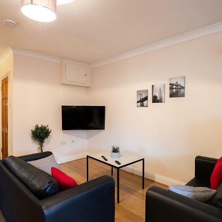 Spacious 2Br Flat In Stansted Apartment Stansted Mountfitchet Luaran gambar