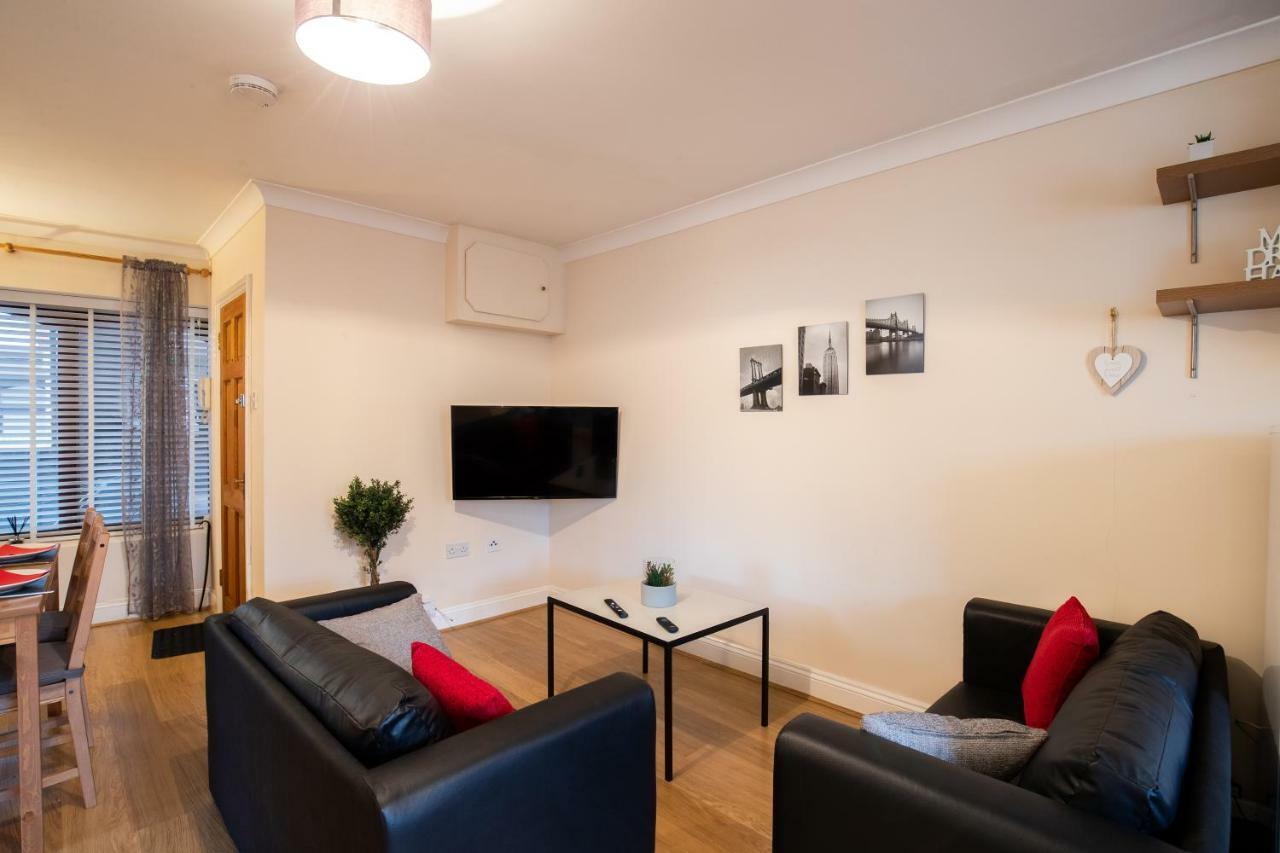 Spacious 2Br Flat In Stansted Apartment Stansted Mountfitchet Luaran gambar