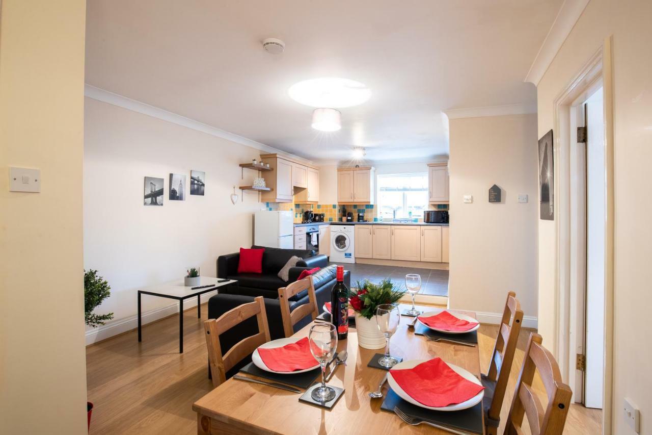 Spacious 2Br Flat In Stansted Apartment Stansted Mountfitchet Luaran gambar